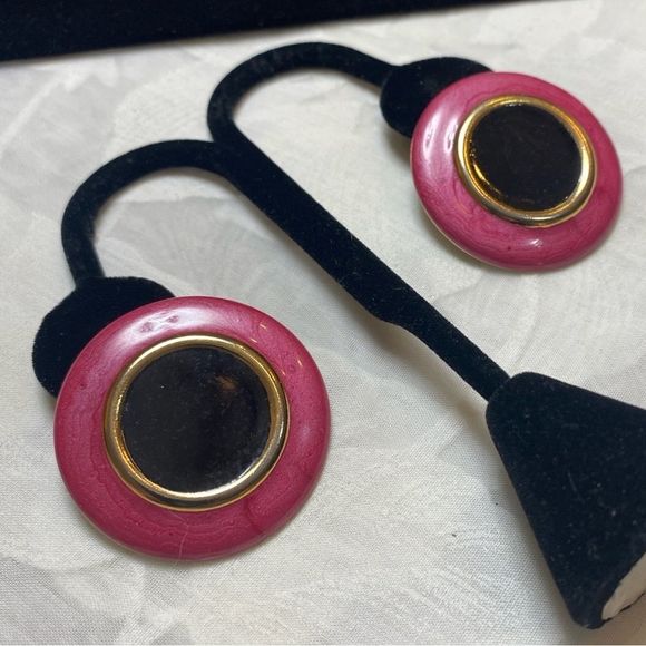 Vintage Pink And Black Enamel Earrings - Picture 7 of 12